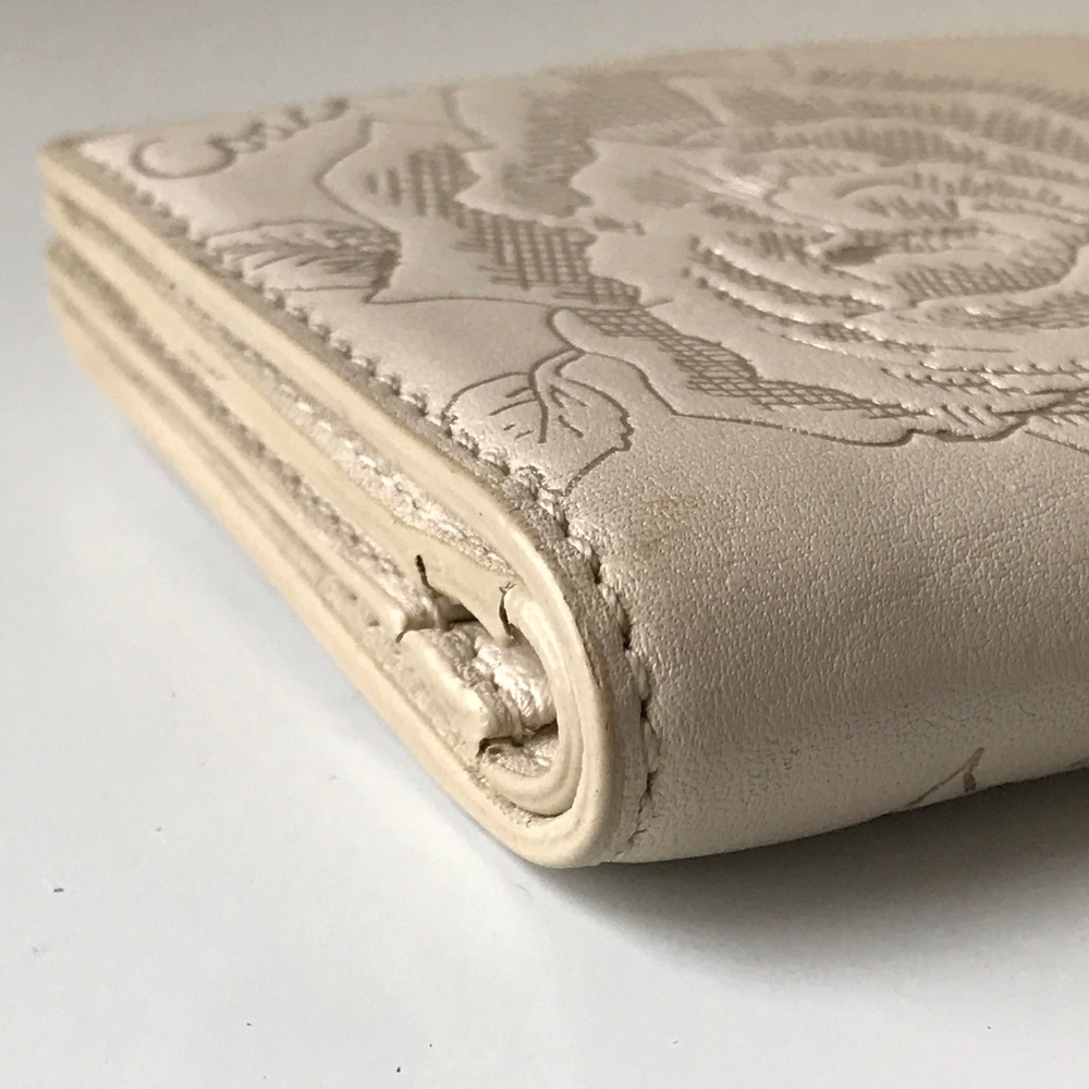 Coach Metallic Rose Embossed Leather Compact Wallet, Rare 2000’s - Picture 11 of 16